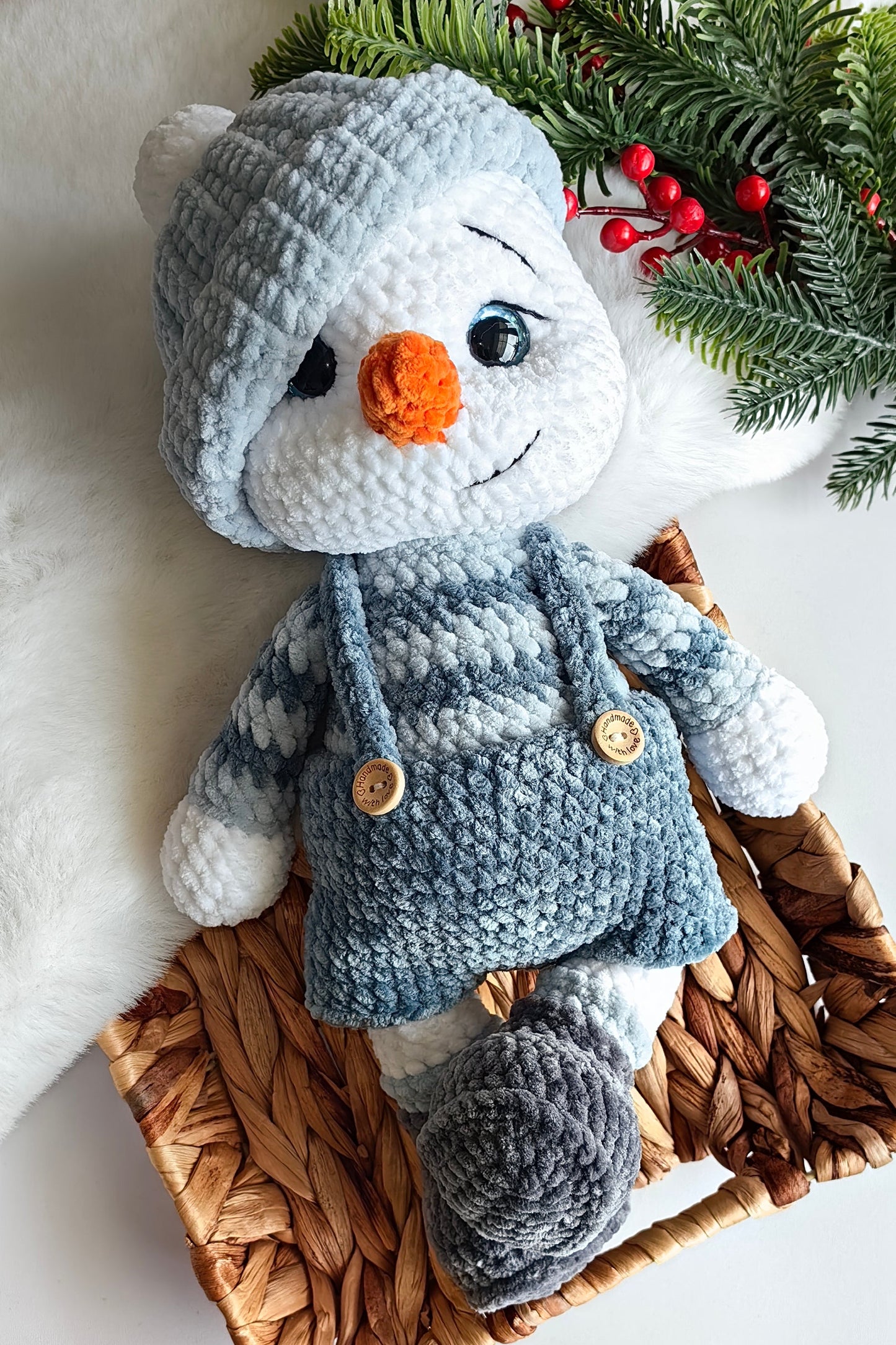 Снежен човек Амигуруми готово изделие