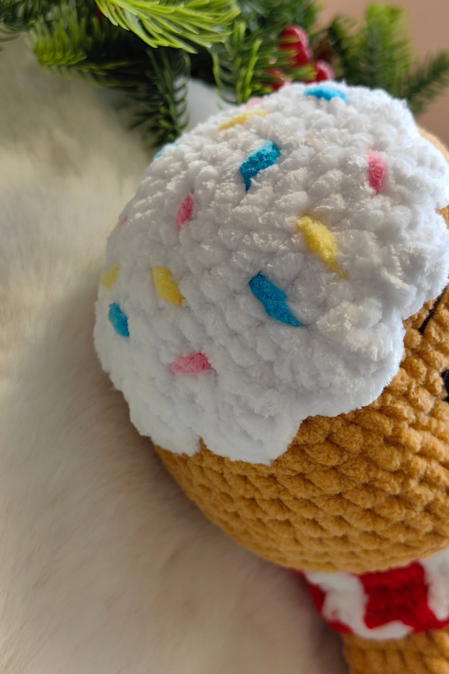 Коледна бисквитка Джинджифилово човече Амигуруми готово изделие