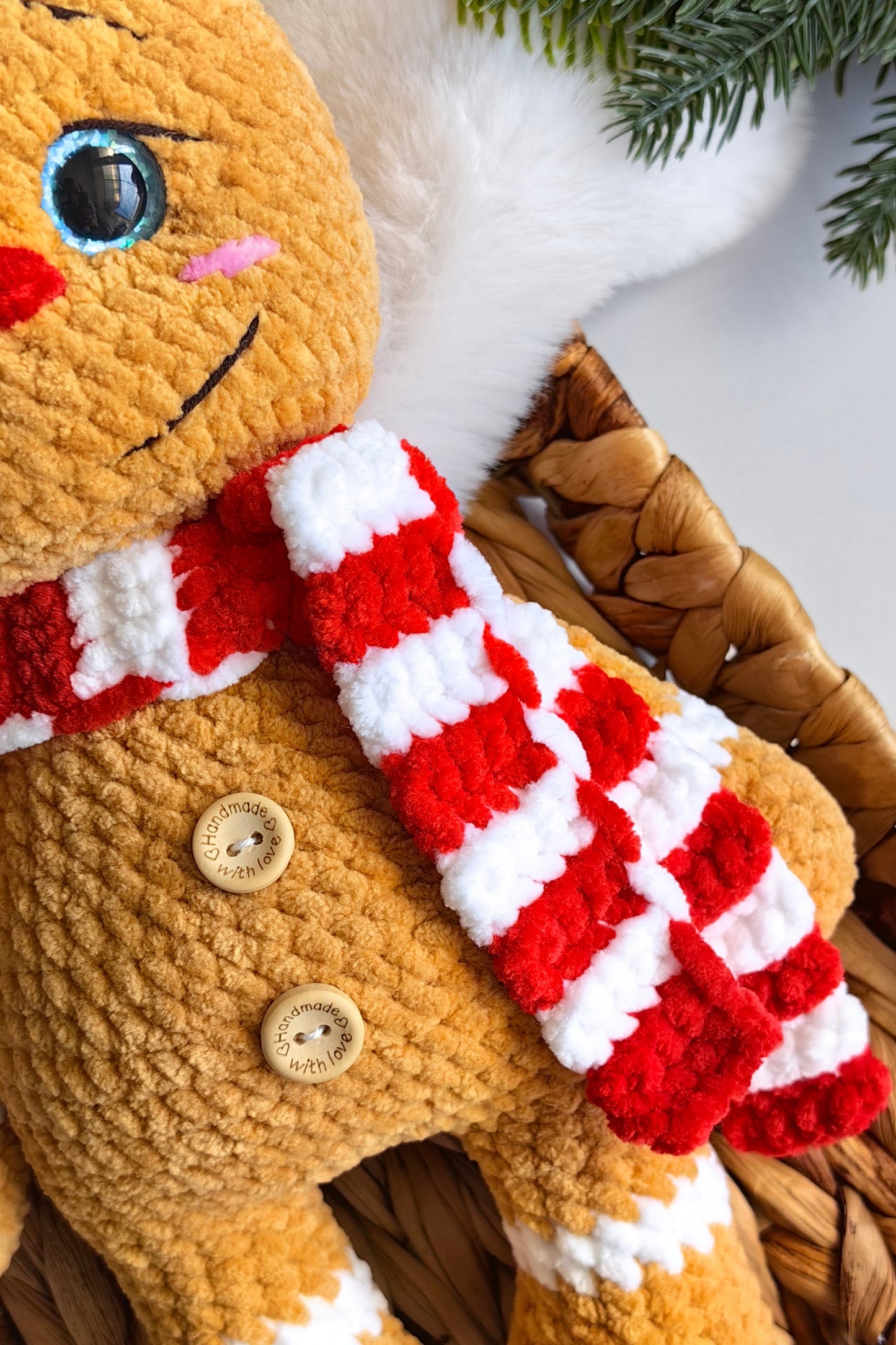 Коледна бисквитка Джинджифилово човече Амигуруми готово изделие